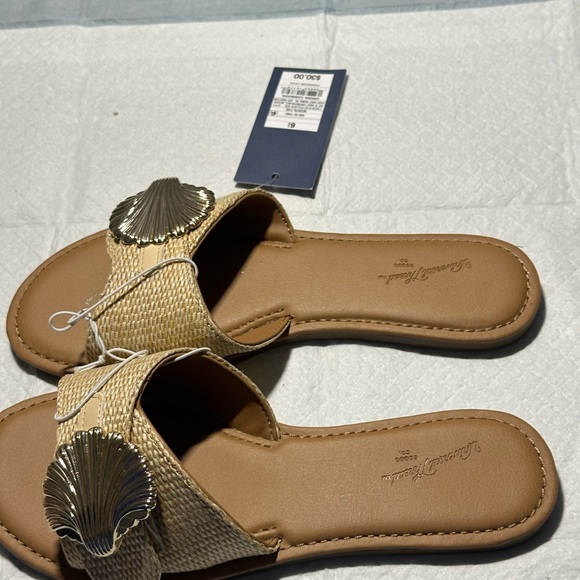 Universal Thread Tan Sandals with Gold Shell Accents - Picture 5 of 5